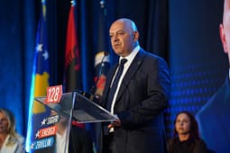 Ardian Gjini zotohet: Heqje e taksës për tokën e mbjellë dhe familjet prodhuese Ardian Gjini zotohet: Heqje e taksës për tokën e mbjellë dhe familjet prodhuese