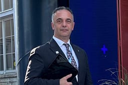 Aliu: Punëtorët e shëndetësisë do të evidentohen në punë me sistemin me gjurmë gishtash Aliu: Punëtorët e shëndetësisë do të evidentohen në punë me sistemin me gjurmë gishtash