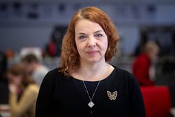 Gazetaria e guximshme dhe e bazuar në fakte vazhdon të rezistojë në Evropë Gazetaria e guximshme dhe e bazuar në fakte vazhdon të rezistojë në Evropë