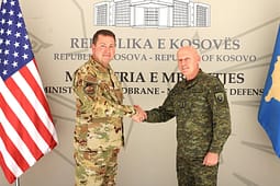 Komandanti i FSK-së takon Zëvendës Agjutantin e Ajovës Komandanti i FSK-së takon Zëvendës Agjutantin e Ajovës