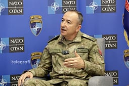 Intervistë ekskluzive – komandanti i KFOR-it flet për sigurinë në Kosovë: Nuk ka kërcënime të drejtpërdrejta Intervistë ekskluzive – komandanti i KFOR-it flet për sigurinë në Kosovë: Nuk ka kërcënime të drejtpërdrejta