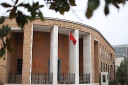 Banka e Shqipërisë: Turistët e huaj shpenzuan 1 mld euro në 3 muaj Banka e Shqipërisë: Turistët e huaj shpenzuan 1 mld euro në 3 muaj