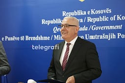 Orët shtesë për policinë dhe kushtet në kampin “Enver Zymberi”, Sveçla jep sqarime në konferencë Orët shtesë për policinë dhe kushtet në kampin “Enver Zymberi”, Sveçla jep sqarime në konferencë