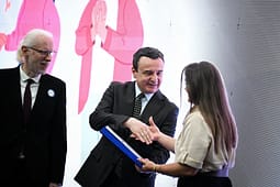 Dita Ndërkombëtare të Shërbimit Publik, Kurti: Qytetari e takon shtetin përmes njeriut që i shërben Dita Ndërkombëtare të Shërbimit Publik, Kurti: Qytetari e takon shtetin përmes njeriut që i shërben