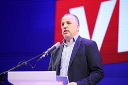 “Po e zgjidhim problemin”, Adnan Azizi jep detaje për provimin e jurisprudencës në shqip “Po e zgjidhim problemin”, Adnan Azizi jep detaje për provimin e jurisprudencës në shqip