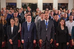 Edhe Dega II e LDK-së në Prishtinë kërkon dorëheqjen e Abdixhikut Edhe Dega II e LDK-së në Prishtinë kërkon dorëheqjen e Abdixhikut