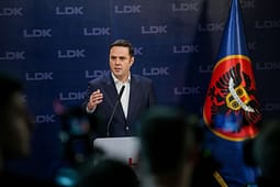 Abdixhiku reagon pasi ju kërkuar dorëheqja: Kërkesa të koordinuara nga kryetarët e degëve Abdixhiku reagon pasi ju kërkuar dorëheqja: Kërkesa të koordinuara nga kryetarët e degëve