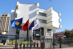 BQK dhe Banka Qendrore e Francës nënshkruajnë Konventë Bashkëpunimi për avancimin e edukimit financiar në Kosovë BQK dhe Banka Qendrore e Francës nënshkruajnë Konventë Bashkëpunimi për avancimin e edukimit financiar në Kosovë