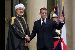 Franca dhe Omani nënshkruajnë 12 marrëveshje bashkëpunimi Franca dhe Omani nënshkruajnë 12 marrëveshje bashkëpunimi