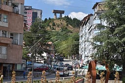 Kurti thotë se serbët janë 4 për qind, por disa ndërkombëtarë mendojnë se janë 40% Kurti thotë se serbët janë 4 për qind, por disa ndërkombëtarë mendojnë se janë 40%