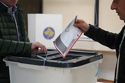 KQZ apel qytetarëve: Votimi familjar është i ndaluar dhe vepër penale KQZ apel qytetarëve: Votimi familjar është i ndaluar dhe vepër penale