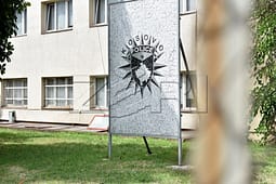 Policia ndalon në veri veturën e raportuar të vjedhur në Fushë Kosovë Policia ndalon në veri veturën e raportuar të vjedhur në Fushë Kosovë