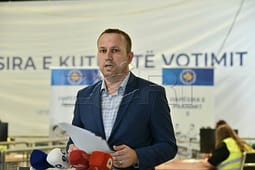 Elezi: Përfundon verifikimi dhe numërimi në 22 QKN, janë procesuar 71.65% e vendvotimeve Elezi: Përfundon verifikimi dhe numërimi në 22 QKN, janë procesuar 71.65% e vendvotimeve
