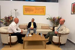 Haradinaj takon kolonelin britanik Chris Warren: Mik i madh i Kosovës dhe mbështetës i rrugës drejt NATO-s Haradinaj takon kolonelin britanik Chris Warren: Mik i madh i Kosovës dhe mbështetës i rrugës drejt NATO-s