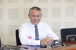 Ramadani reagon ndaj Haxhiut: Pse nuk e caktove sot seancën e Kuvendit? Ramadani reagon ndaj Haxhiut: Pse nuk e caktove sot seancën e Kuvendit?