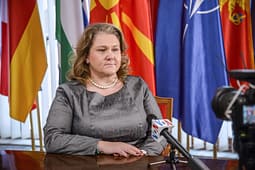 Petrovska, Misajlovskit: Nuk është më koha e Gruevskit, sindikatat nuk heshtin më Petrovska, Misajlovskit: Nuk është më koha e Gruevskit, sindikatat nuk heshtin më