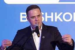 Abdixhiku arrin në Kuvendin ku do të vendoset për fatin e tij: Do të flas brenda për të gjitha çështjet Abdixhiku arrin në Kuvendin ku do të vendoset për fatin e tij: Do të flas brenda për të gjitha çështjet