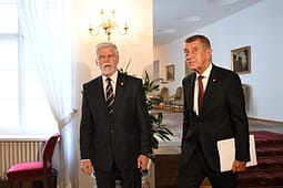 Çekia: Presidenti përplaset me Kryeministrin në samit Çekia: Presidenti përplaset me Kryeministrin në samit