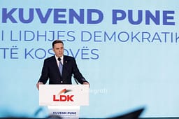 Kuvendi i jashtëzakonshëm i LDK-së, a do të shkarkohet Lumir Abdixhiku apo do të vazhdojë ta udhëheq partinë? Kuvendi i jashtëzakonshëm i LDK-së, a do të shkarkohet Lumir Abdixhiku apo do të vazhdojë ta udhëheq partinë?