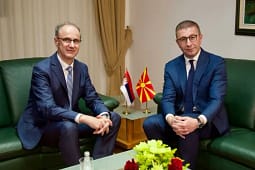 Mickoski-Macut: Rajon më i qëndrueshëm përmes bashkëpunimit dhe fqinjësisë së mirë RMV-Serbi Mickoski-Macut: Rajon më i qëndrueshëm përmes bashkëpunimit dhe fqinjësisë së mirë RMV-Serbi