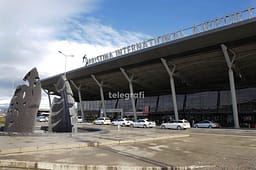 Arrestohet një grua në Aeroportin e Prishtinës – iu gjetën në valixhe fishekë gjuetie Arrestohet një grua në Aeroportin e Prishtinës – iu gjetën në valixhe fishekë gjuetie
