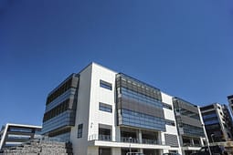 KGJK autorizon reduktimin ose pezullimin e punës në Pallatin e Drejtësisë për shkak të temperaturave të larta KGJK autorizon reduktimin ose pezullimin e punës në Pallatin e Drejtësisë për shkak të temperaturave të larta