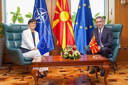 Mickoski në takim me Kos: Maqedonia vazhdon të zbatojë reforma, të forcojë ekonominë, institucionet dhe sundimin e ligjit Mickoski në takim me Kos: Maqedonia vazhdon të zbatojë reforma, të forcojë ekonominë, institucionet dhe sundimin e ligjit