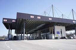 Arrestohet një person në Merdare për pengim të zyrtarit policor Arrestohet një person në Merdare për pengim të zyrtarit policor