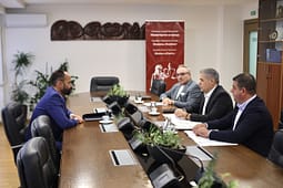 Shasivari-Osmani: Ligji për përdorimin e gjuhëve duhet të zbatohet në mënyrë të vazhdueshme në të gjitha institucionet Shasivari-Osmani: Ligji për përdorimin e gjuhëve duhet të zbatohet në mënyrë të vazhdueshme në të gjitha institucionet