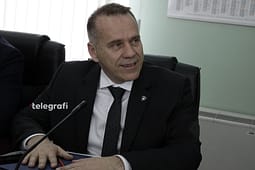Arifi i AAK-së: Edhe Glauk Konjufcën e mundësojmë për president, nëse ka garanci për kërkesat tona Arifi i AAK-së: Edhe Glauk Konjufcën e mundësojmë për president, nëse ka garanci për kërkesat tona