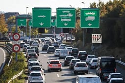 Rekord i ri në Zvicër, shoferët kaluan mbi 68’000 orë në kolonë në autostrada gjatë vitit 2025 Rekord i ri në Zvicër, shoferët kaluan mbi 68’000 orë në kolonë në autostrada gjatë vitit 2025