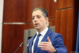Rrënimet te Ujmani, Gjuriq u kërkon reagim ndërkombëtarëve, thotë se po shpërfillet edhe ligji i Kosovës Rrënimet te Ujmani, Gjuriq u kërkon reagim ndërkombëtarëve, thotë se po shpërfillet edhe ligji i Kosovës
