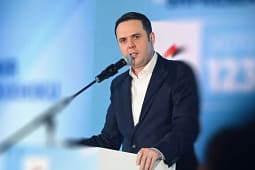Abdixhiku flet në Kuvend: Asnjë veprim e vendim s’e kam marrë duke menduar për veten përpara LDK’së Abdixhiku flet në Kuvend: Asnjë veprim e vendim s’e kam marrë duke menduar për veten përpara LDK’së
