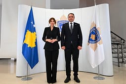 Haxhiu vizitoi AKI-në, vlerësoi profesionalizmin e zyrtarëve të Agjencisë Haxhiu vizitoi AKI-në, vlerësoi profesionalizmin e zyrtarëve të Agjencisë