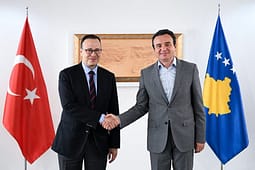 Kurti pret në takim lamtumirës ambasadorin turk, e falënderon për kontributin në forcimin e marrëdhënieve Kosovë–Turqi Kurti pret në takim lamtumirës ambasadorin turk, e falënderon për kontributin në forcimin e marrëdhënieve Kosovë–Turqi