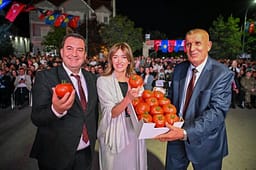 Haxhiu në Mamushë: Bujqësia është një nga shtyllat më të rëndësishme të ekonomisë sonë Haxhiu në Mamushë: Bujqësia është një nga shtyllat më të rëndësishme të ekonomisë sonë