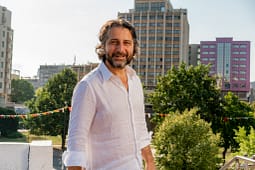 Rama ndërpret marrëveshjen për shfrytëzimin e hapësirës publike në Grand Hotel Rama ndërpret marrëveshjen për shfrytëzimin e hapësirës publike në Grand Hotel