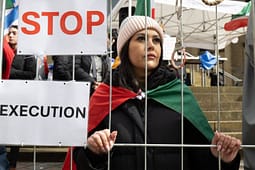 Irani ka ekzekutuar mbi 50 persona që nga marsi, thotë shefi i OKB-së për të drejtat e njeriut Irani ka ekzekutuar mbi 50 persona që nga marsi, thotë shefi i OKB-së për të drejtat e njeriut