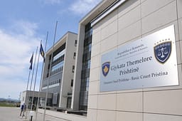 Dy persona ndalohen për lëndimin e rëndë të një zyrtari të Inspektoratit Policor Dy persona ndalohen për lëndimin e rëndë të një zyrtari të Inspektoratit Policor