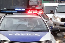 Kishte urdhër mbrojtës, shkon te shtëpia e viktimës dhe kanos babanë e saj – arrestohet shtetasi i Maqedonisë së Veriut në Podujevë Kishte urdhër mbrojtës, shkon te shtëpia e viktimës dhe kanos babanë e saj – arrestohet shtetasi i Maqedonisë së Veriut në Podujevë
