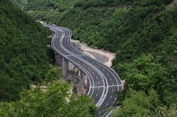 Të martën në autostrada s’lejohen automjetet me mbi 20 tonë Të martën në autostrada s’lejohen automjetet me mbi 20 tonë