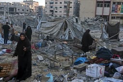 Izraeli ndërton barriera të reja tokësore në Gazë dhe zhvendos familjet palestineze Izraeli ndërton barriera të reja tokësore në Gazë dhe zhvendos familjet palestineze