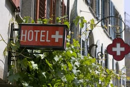 Hotelet zvicerane nën presion nga çmimet më të ulëta në platformat online Hotelet zvicerane nën presion nga çmimet më të ulëta në platformat online