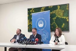 Ekspertët ndërkombëtarë trondisin Maqedoninë: Nga 20 pacientë të operuar në zemër, 9 rezultuan se ishin operuar pa nevojë Ekspertët ndërkombëtarë trondisin Maqedoninë: Nga 20 pacientë të operuar në zemër, 9 rezultuan se ishin operuar pa nevojë