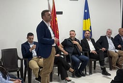 Besim Hoxha i PDK’së qëndron në Burojën e Hashim Thaçit: Emocion i veçantë, historia ndihet në çdo hap Besim Hoxha i PDK’së qëndron në Burojën e Hashim Thaçit: Emocion i veçantë, historia ndihet në çdo hap