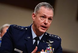 Gjenerali amerikan i NATO’s thotë se tërheqja e trupave amerikane nga Europa do të zgjasë me vite Gjenerali amerikan i NATO’s thotë se tërheqja e trupave amerikane nga Europa do të zgjasë me vite