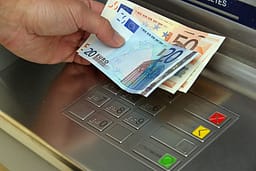ASK: Paga mesatare bruto në Kosovë u rrit në 713 euro vjet ASK: Paga mesatare bruto në Kosovë u rrit në 713 euro vjet