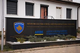 Ministria e Tregtisë reagon pas shqetësimeve të deputetit të LDK’së për të dhënat e bizneseve në ARBK Ministria e Tregtisë reagon pas shqetësimeve të deputetit të LDK’së për të dhënat e bizneseve në ARBK