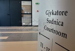 Dështon nisja e gjykimit në mungesë ndaj 21 të akuzuarve për krime lufte Dështon nisja e gjykimit në mungesë ndaj 21 të akuzuarve për krime lufte