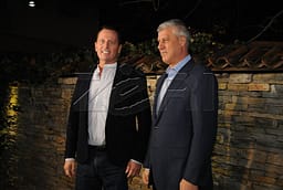 Grenell: Thaçi është i pafajshëm, ç’po i pengon gjyqtarët të marrin vendim pas gjithë 6 vjetësh? Grenell: Thaçi është i pafajshëm, ç’po i pengon gjyqtarët të marrin vendim pas gjithë 6 vjetësh?